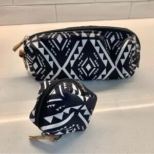 Petunia Pickle Bottom: Pacifier Porter & Bottle Butler Case